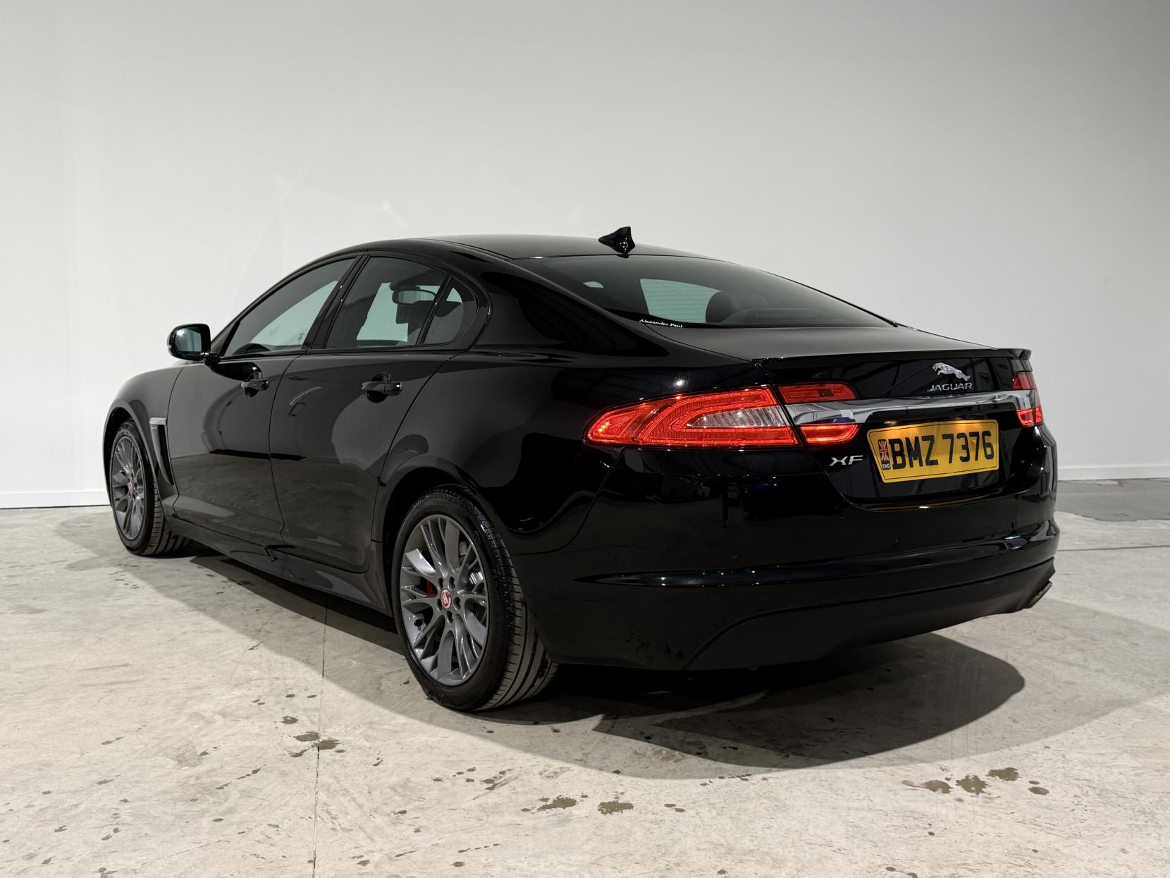 Jaguar XF 2.2d R-Sport Saloon 4dr Diesel Auto Euro 5 (s/s) (200 ps)