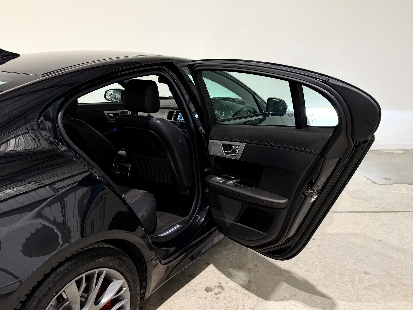 Jaguar XF 2.2d R-Sport Saloon 4dr Diesel Auto Euro 5 (s/s) (200 ps)