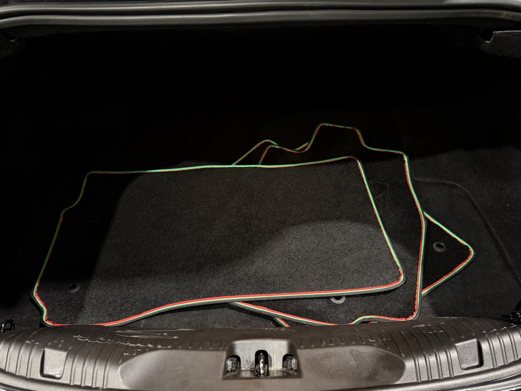 Jaguar XF 2.2d R-Sport Saloon 4dr Diesel Auto Euro 5 (s/s) (200 ps)