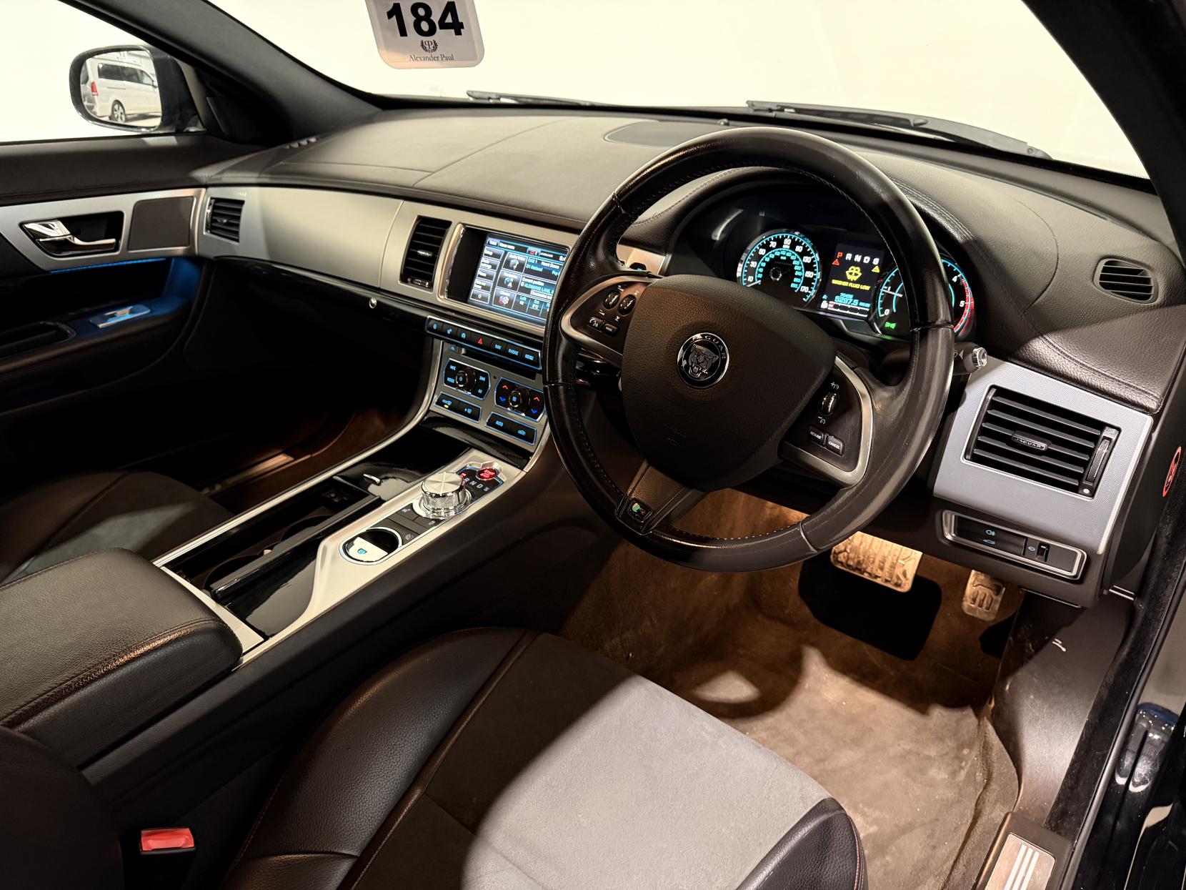 Jaguar XF 2.2d R-Sport Saloon 4dr Diesel Auto Euro 5 (s/s) (200 ps)