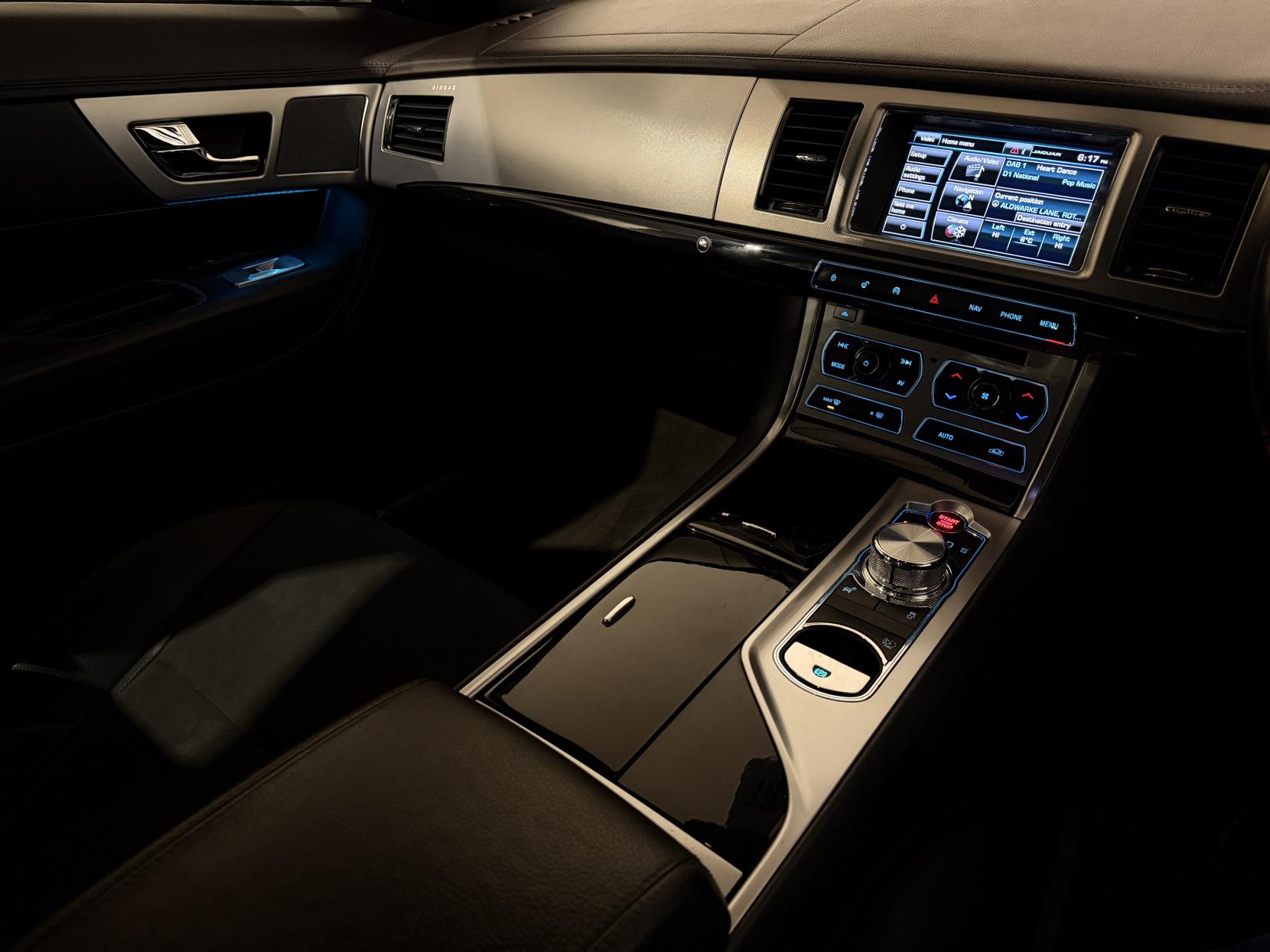 Jaguar XF 2.2d R-Sport Saloon 4dr Diesel Auto Euro 5 (s/s) (200 ps)