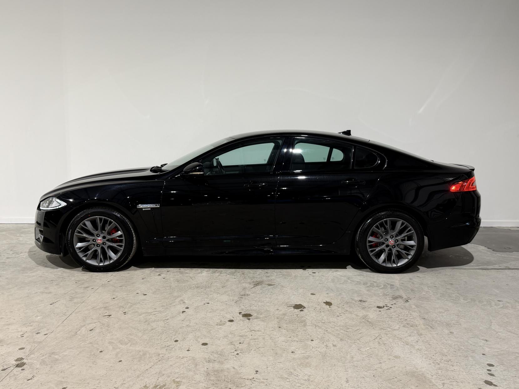 Jaguar XF 2.2d R-Sport Saloon 4dr Diesel Auto Euro 5 (s/s) (200 ps)