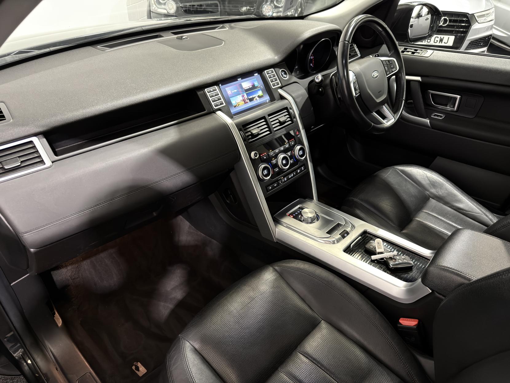 Land Rover Discovery Sport 2.0 TD4 HSE Black SUV 5dr Diesel Auto 4WD Euro 6 (s/s) (180 ps)