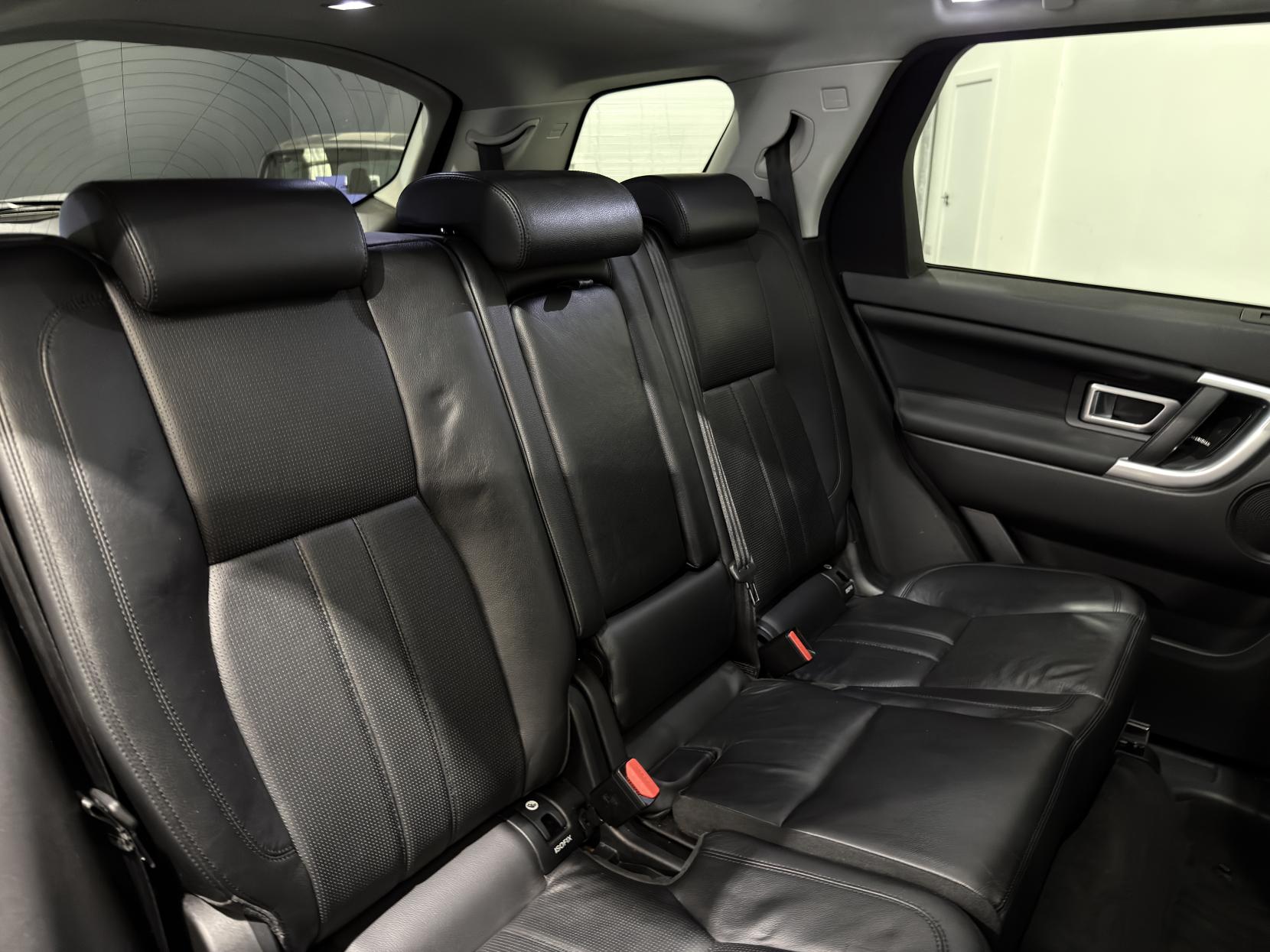 Land Rover Discovery Sport 2.0 TD4 HSE Black SUV 5dr Diesel Auto 4WD Euro 6 (s/s) (180 ps)