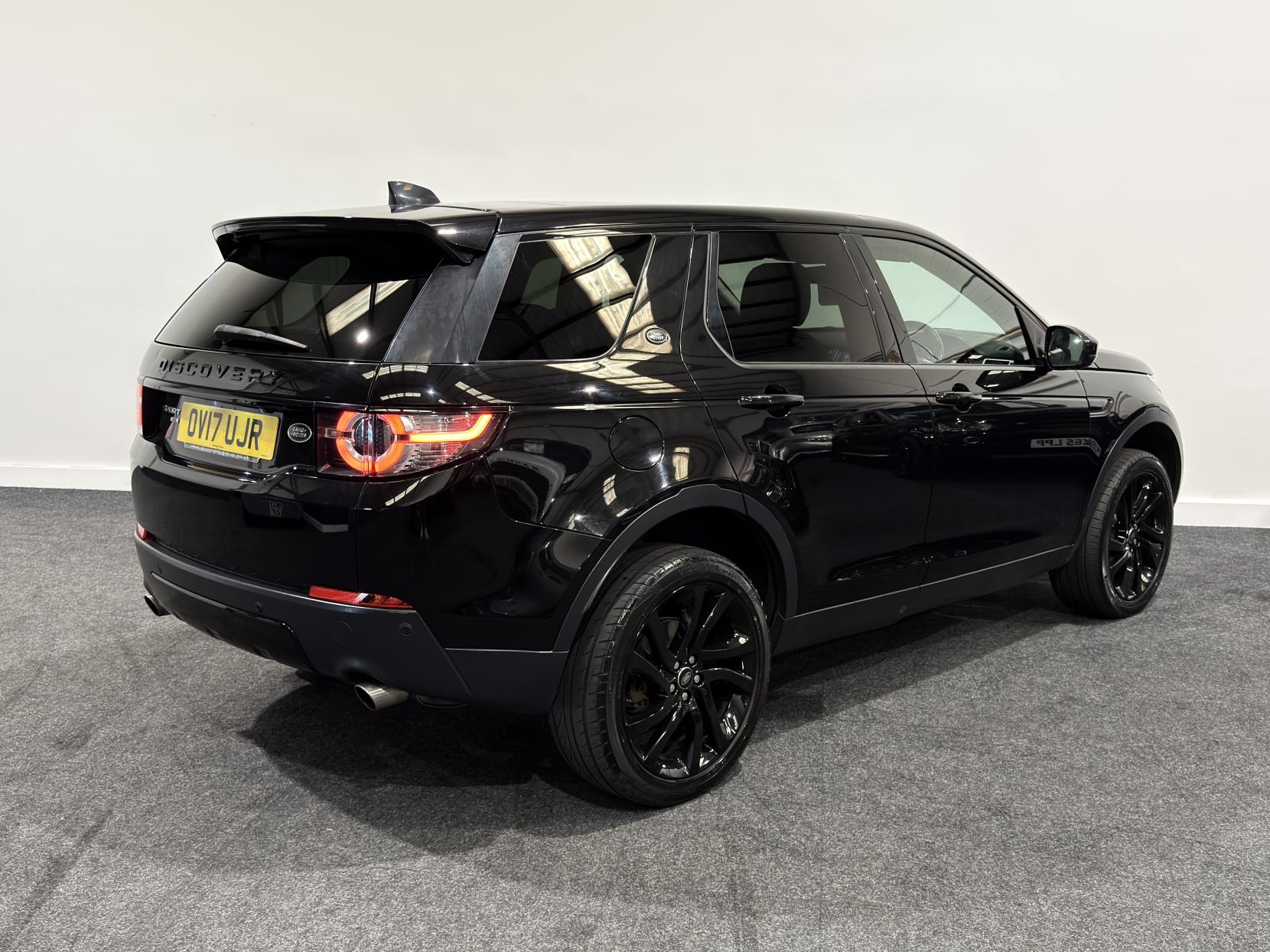 Land Rover Discovery Sport 2.0 TD4 HSE Black SUV 5dr Diesel Auto 4WD Euro 6 (s/s) (180 ps)