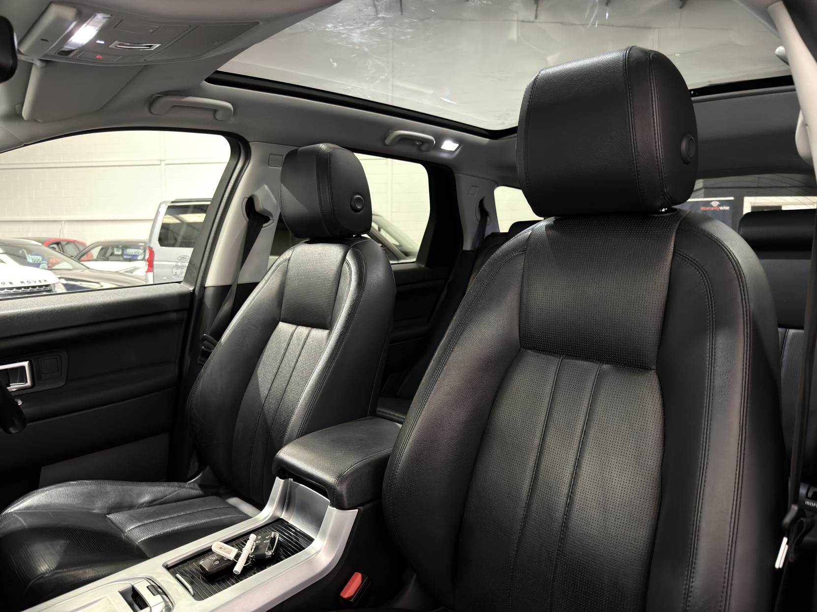 Land Rover Discovery Sport 2.0 TD4 HSE Black SUV 5dr Diesel Auto 4WD Euro 6 (s/s) (180 ps)