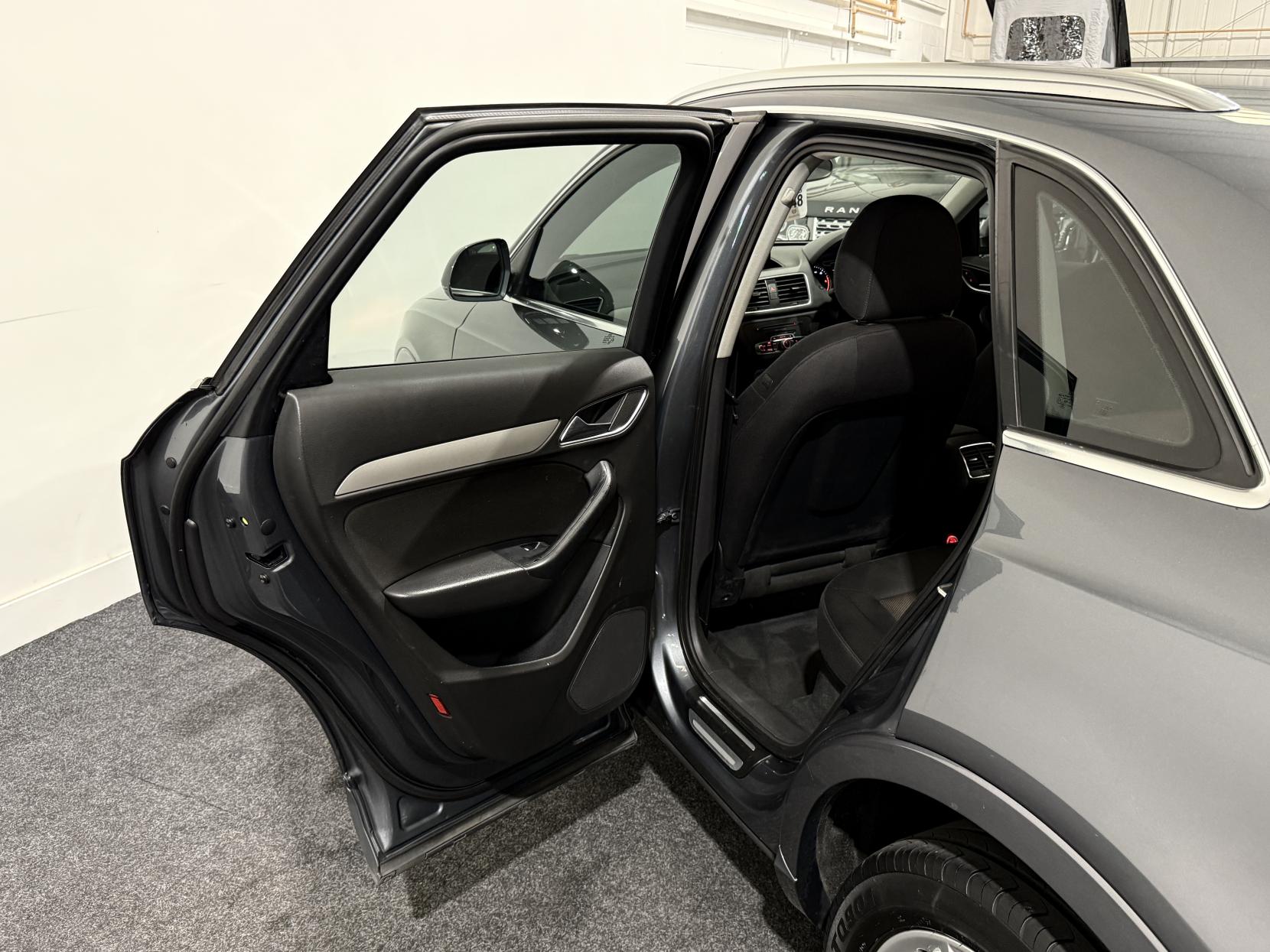 Audi Q3 2.0 TDI SE SUV 5dr Diesel Manual Euro 5 (s/s) (140 ps)