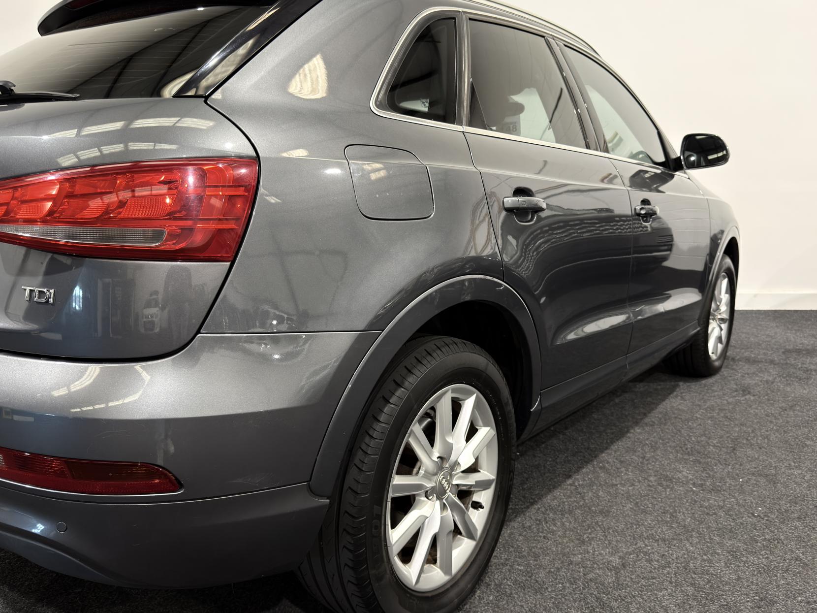 Audi Q3 2.0 TDI SE SUV 5dr Diesel Manual Euro 5 (s/s) (140 ps)