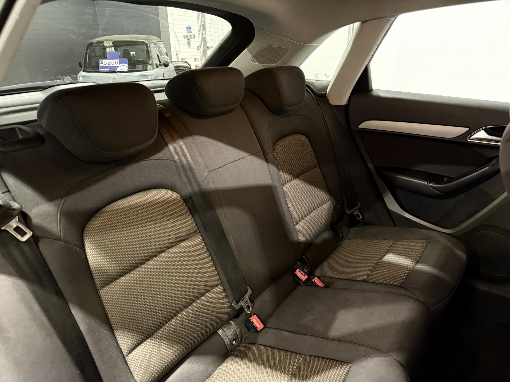 Audi Q3 2.0 TDI SE SUV 5dr Diesel Manual Euro 5 (s/s) (140 ps)