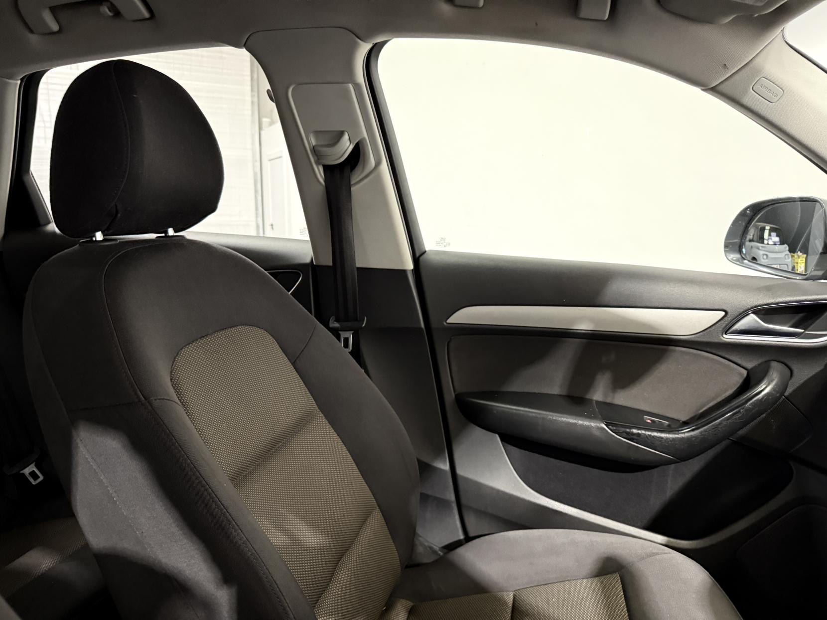 Audi Q3 2.0 TDI SE SUV 5dr Diesel Manual Euro 5 (s/s) (140 ps)