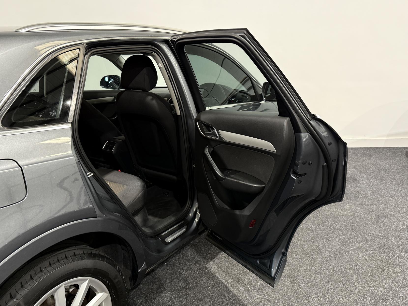Audi Q3 2.0 TDI SE SUV 5dr Diesel Manual Euro 5 (s/s) (140 ps)