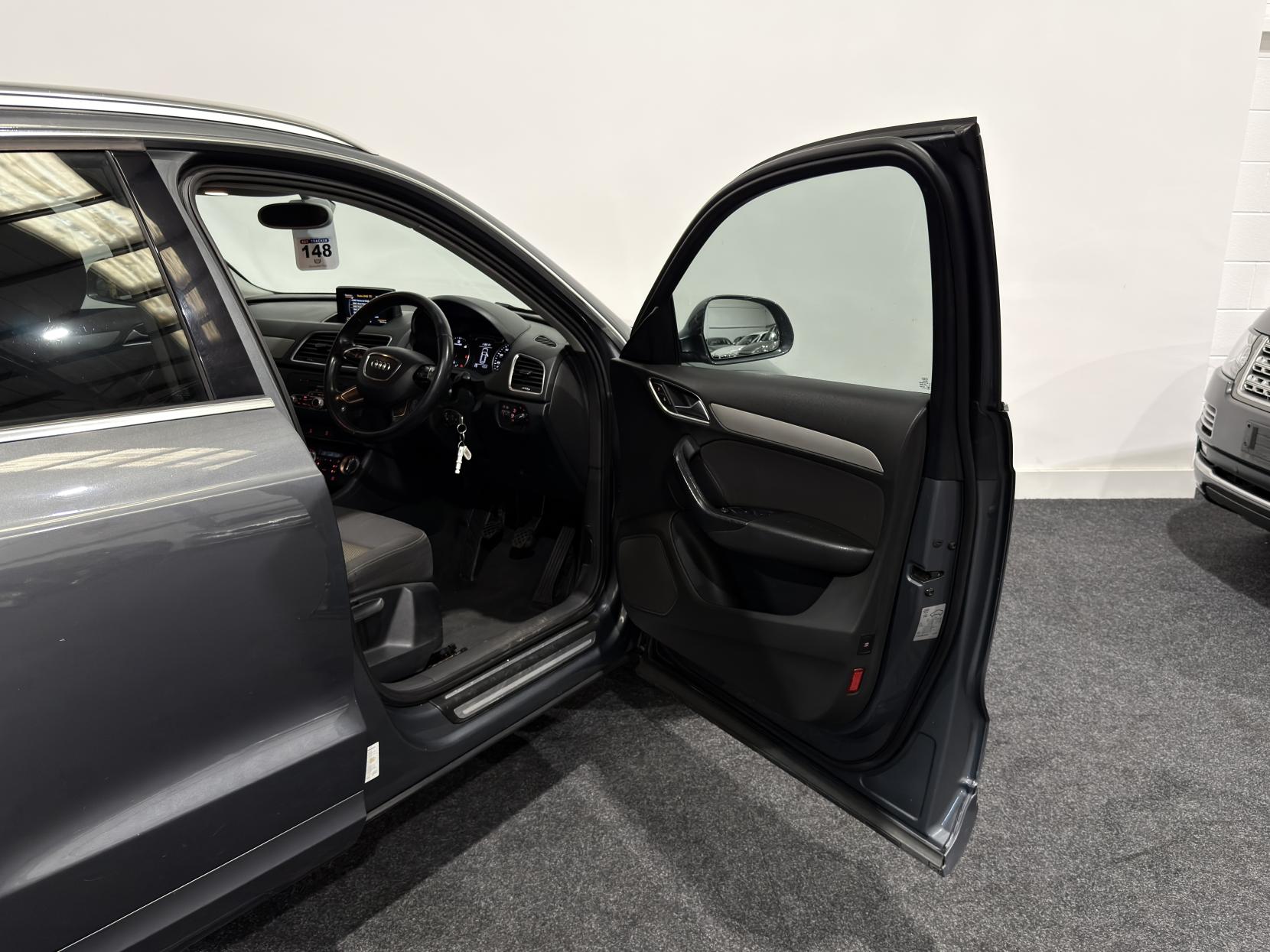 Audi Q3 2.0 TDI SE SUV 5dr Diesel Manual Euro 5 (s/s) (140 ps)