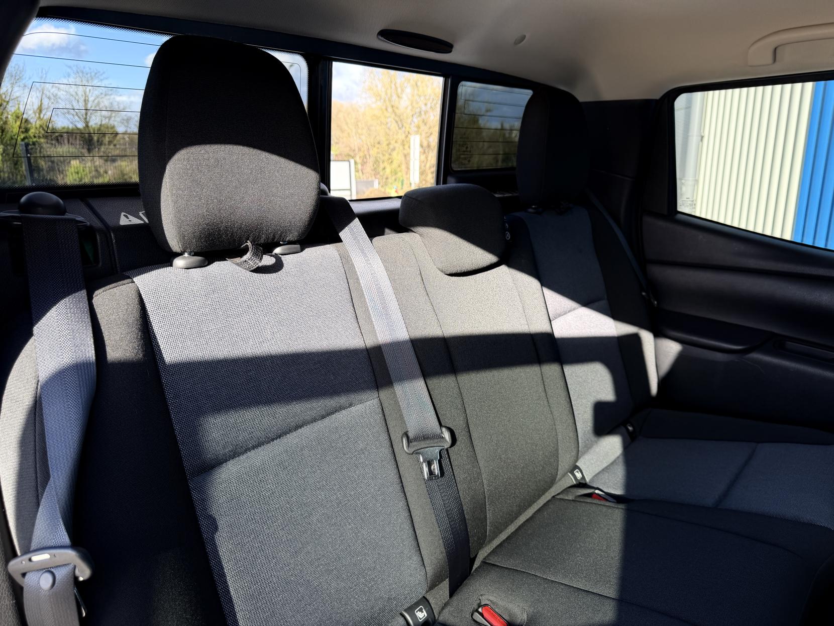 Mercedes-Benz X Class 2.3 CDI Progressive Pickup Double Cab 4dr Diesel Auto 4MATIC Euro 6 (190 ps)