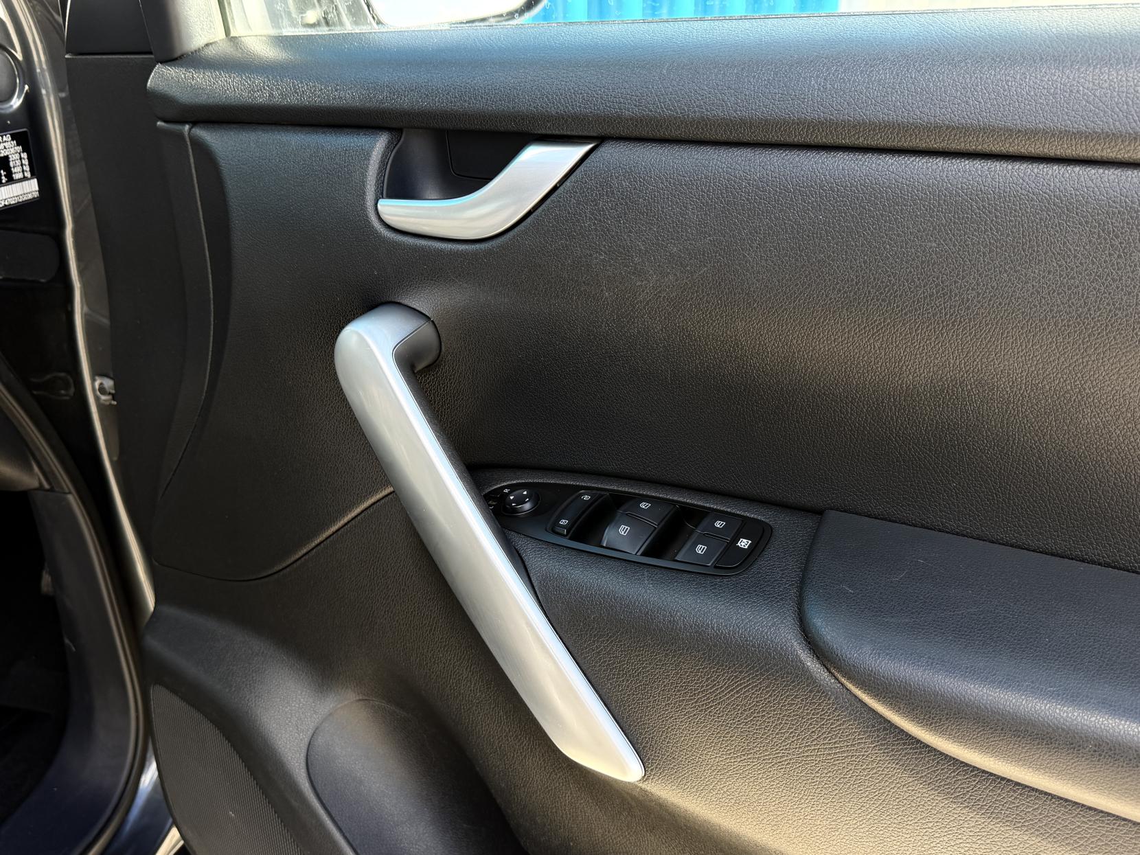 Mercedes-Benz X Class 2.3 CDI Progressive Pickup Double Cab 4dr Diesel Auto 4MATIC Euro 6 (190 ps)