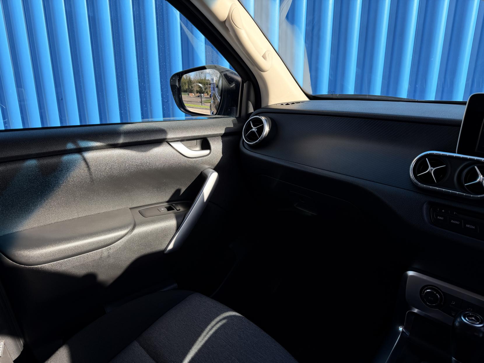 Mercedes-Benz X Class 2.3 CDI Progressive Pickup Double Cab 4dr Diesel Auto 4MATIC Euro 6 (190 ps)