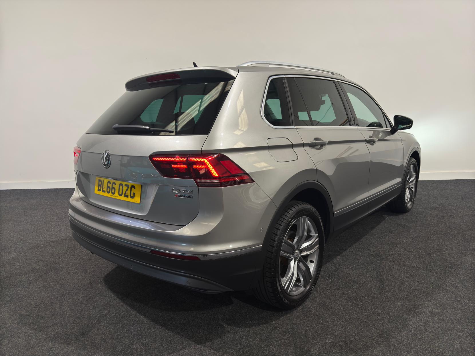 Volkswagen Tiguan 2.0 TSI BlueMotion Tech SEL SUV 5dr Petrol DSG 4Motion Euro 6 (s/s) (180 ps)