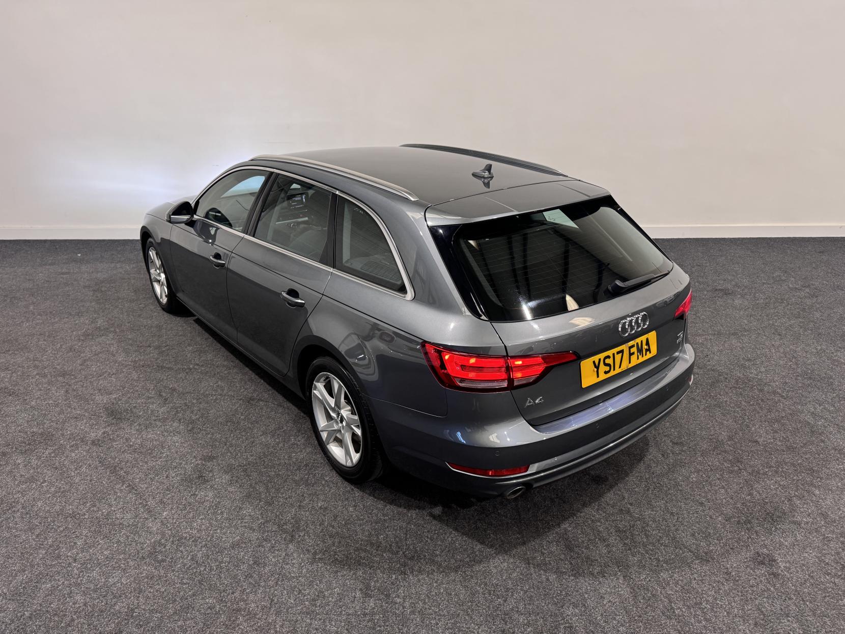 Audi A4 Avant 2.0 TDI ultra Sport Estate 5dr Diesel S Tronic Euro 6 (s/s) (150 ps)