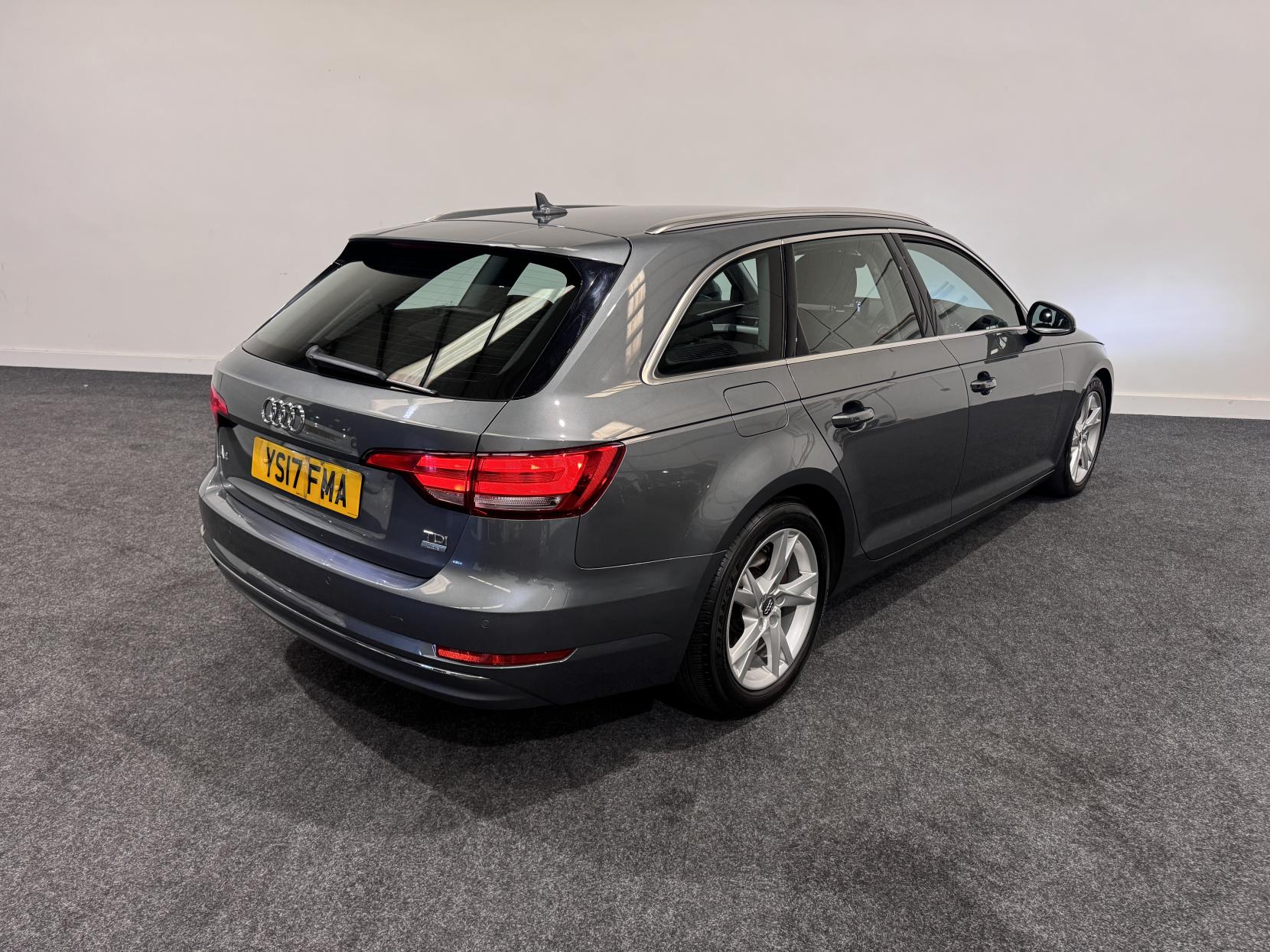 Audi A4 Avant 2.0 TDI ultra Sport Estate 5dr Diesel S Tronic Euro 6 (s/s) (150 ps)