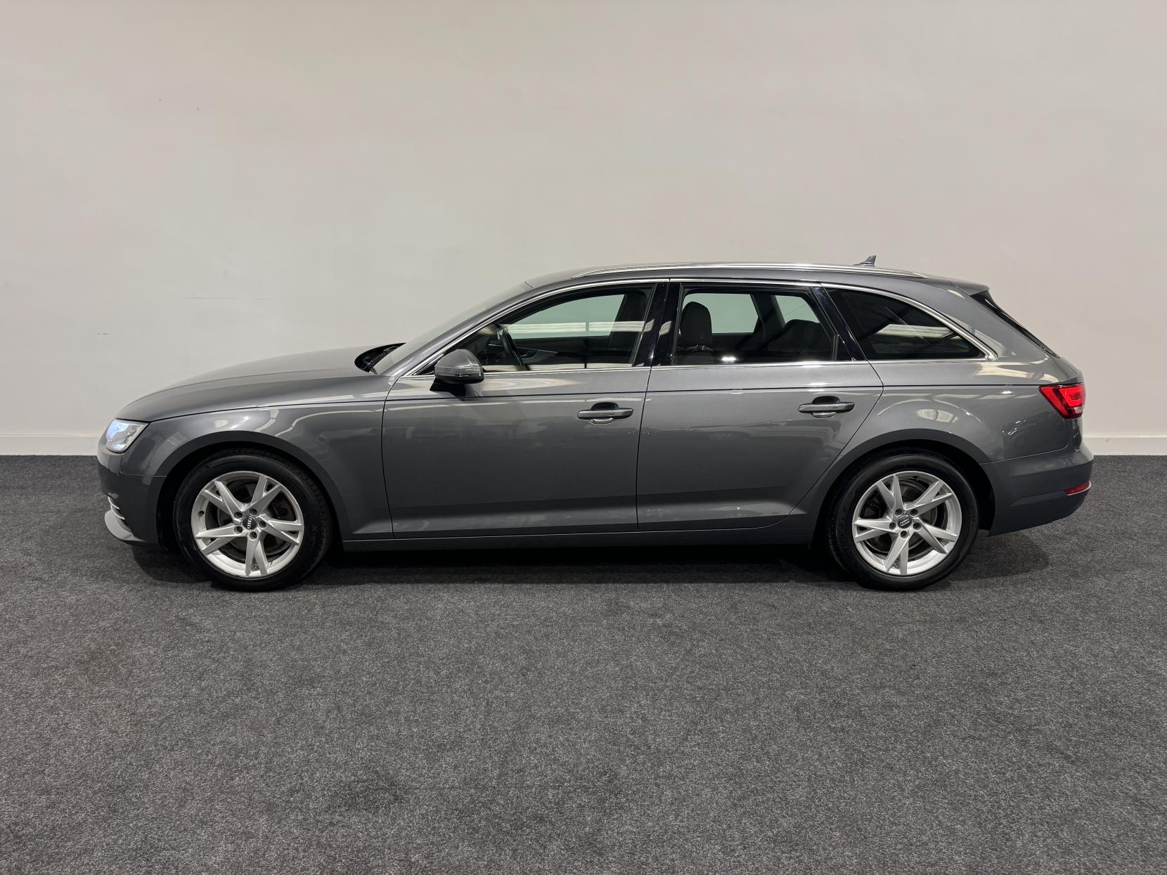 Audi A4 Avant 2.0 TDI ultra Sport Estate 5dr Diesel S Tronic Euro 6 (s/s) (150 ps)