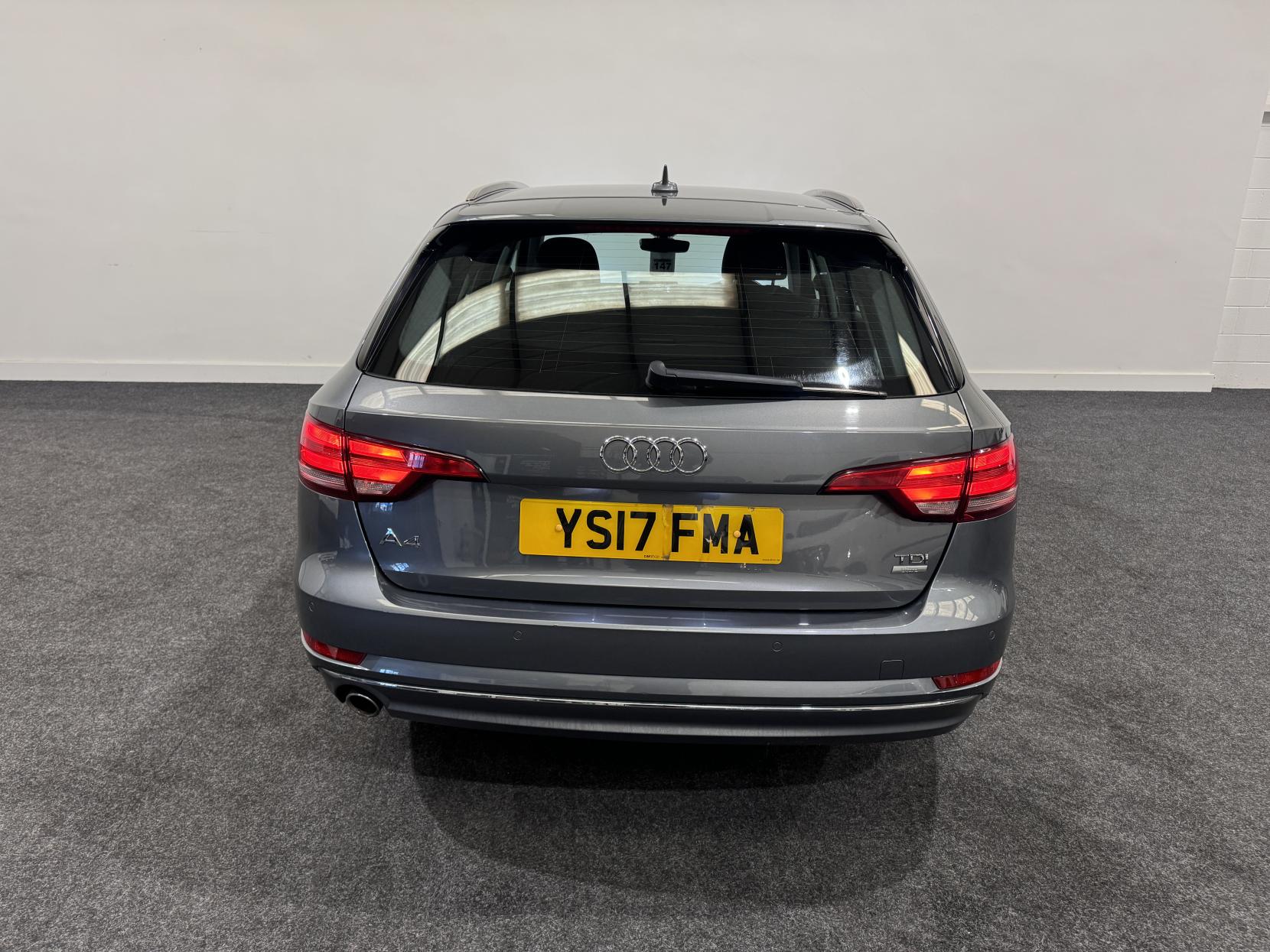 Audi A4 Avant 2.0 TDI ultra Sport Estate 5dr Diesel S Tronic Euro 6 (s/s) (150 ps)