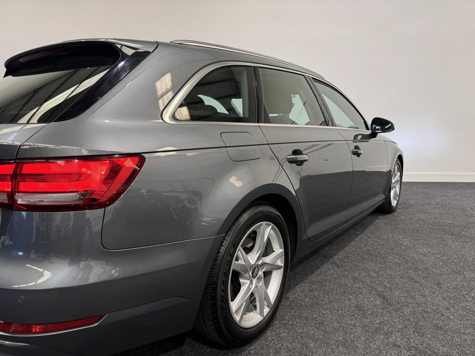 Audi A4 Avant 2.0 TDI ultra Sport Estate 5dr Diesel S Tronic Euro 6 (s/s) (150 ps)