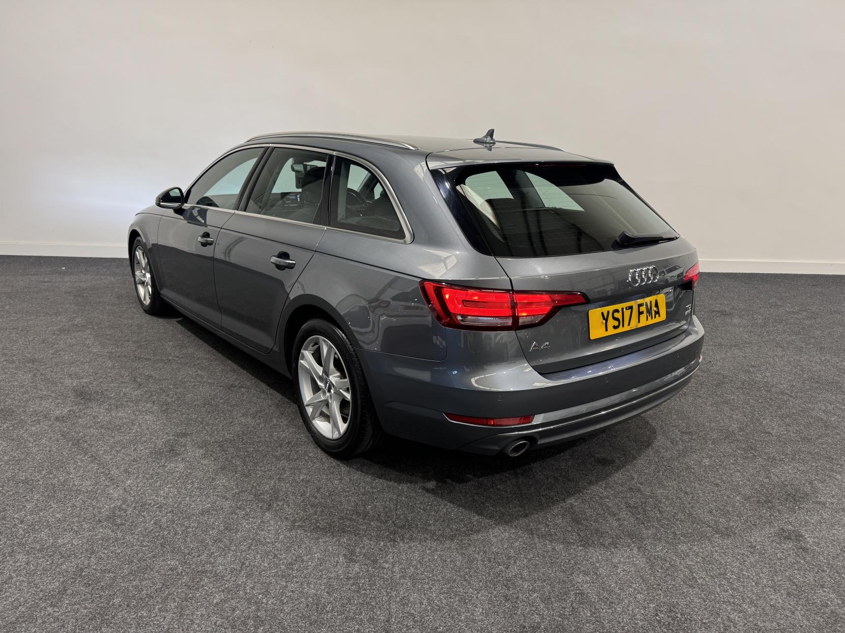 Audi A4 Avant 2.0 TDI ultra Sport Estate 5dr Diesel S Tronic Euro 6 (s/s) (150 ps)