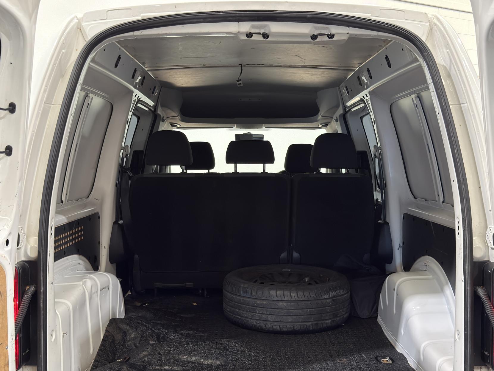 Volkswagen Caddy Maxi 2.0 TDI C20 Crew Van Double Cab 5dr Diesel Manual LWB Euro 6 (s/s) (102 ps)