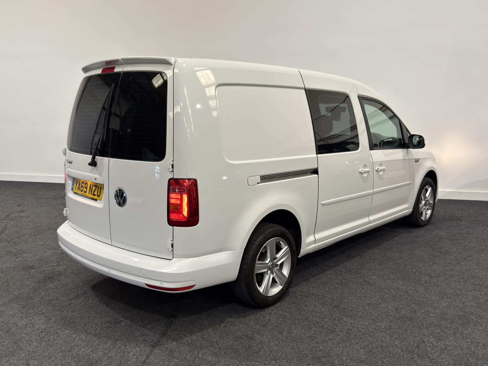 Volkswagen Caddy Maxi 2.0 TDI C20 Crew Van Double Cab 5dr Diesel Manual LWB Euro 6 (s/s) (102 ps)
