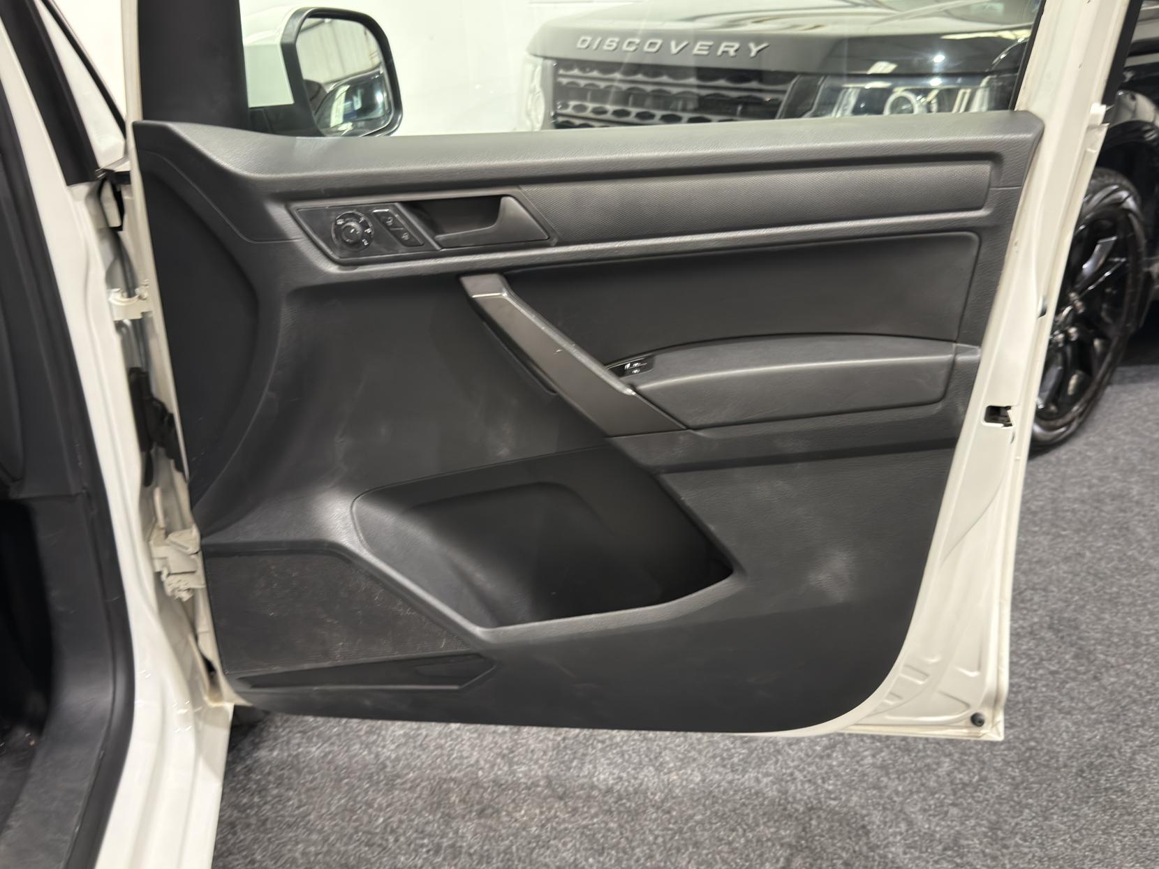 Volkswagen Caddy Maxi 2.0 TDI C20 Crew Van Double Cab 5dr Diesel Manual LWB Euro 6 (s/s) (102 ps)