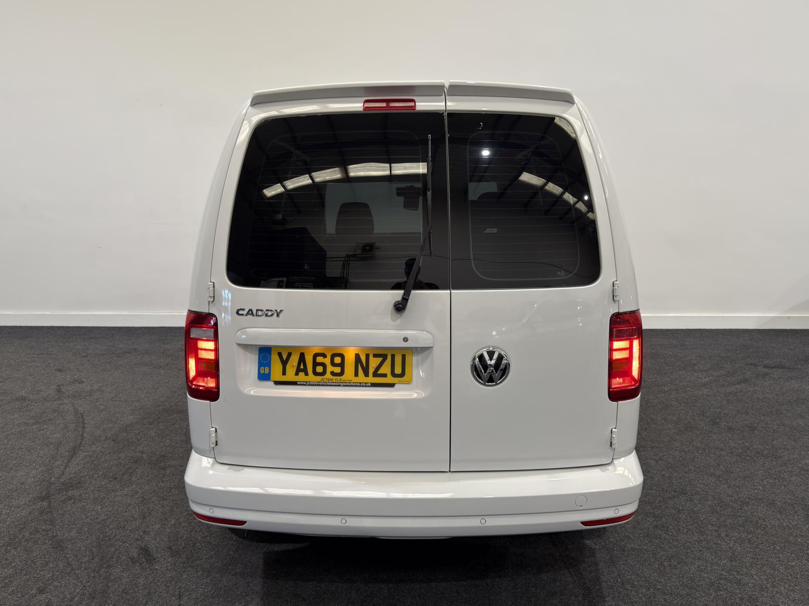 Volkswagen Caddy Maxi 2.0 TDI C20 Crew Van Double Cab 5dr Diesel Manual LWB Euro 6 (s/s) (102 ps)