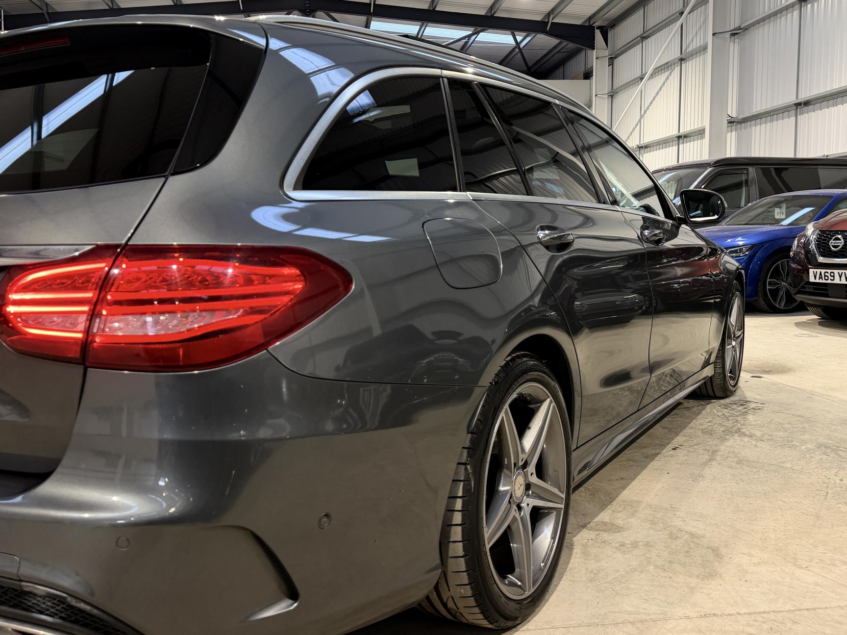 Mercedes-Benz C Class 2.1 C250d AMG Line (Premium Plus) Estate 5dr Diesel 7G-Tronic+ Euro 6 (s/s) (204 ps)