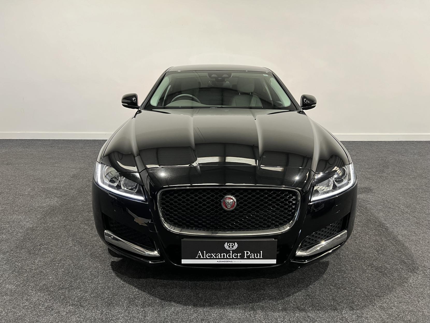 Jaguar XF 2.0d Portfolio Saloon 4dr Diesel Auto Euro 6 (s/s) (180 ps)