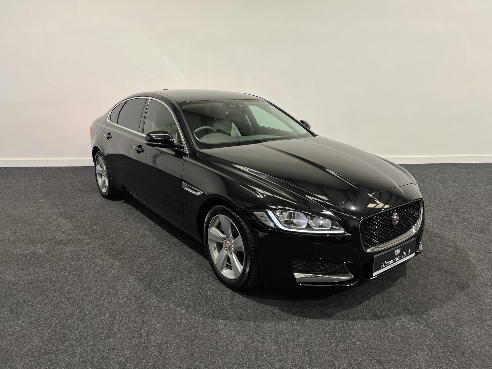 Jaguar XF 2.0d Portfolio Saloon 4dr Diesel Auto Euro 6 (s/s) (180 ps)