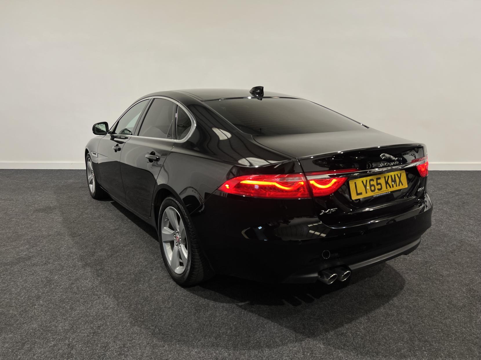 Jaguar XF 2.0d Portfolio Saloon 4dr Diesel Auto Euro 6 (s/s) (180 ps)