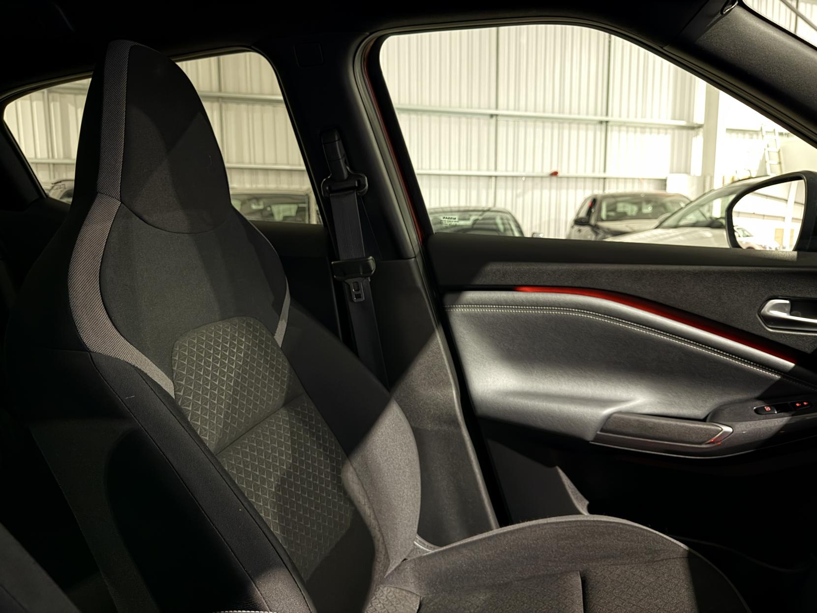 Nissan Juke 1.0 DIG-T N-Connecta SUV 5dr Petrol DCT Auto Euro 6 (s/s) (117 ps)