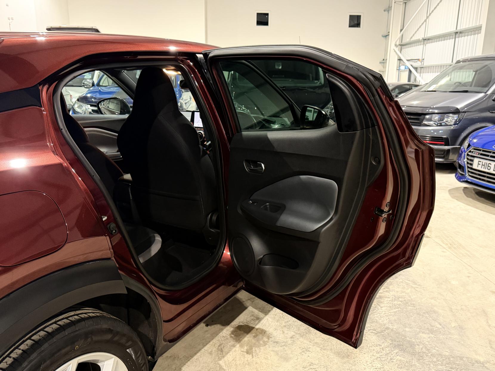 Nissan Juke 1.0 DIG-T N-Connecta SUV 5dr Petrol DCT Auto Euro 6 (s/s) (117 ps)