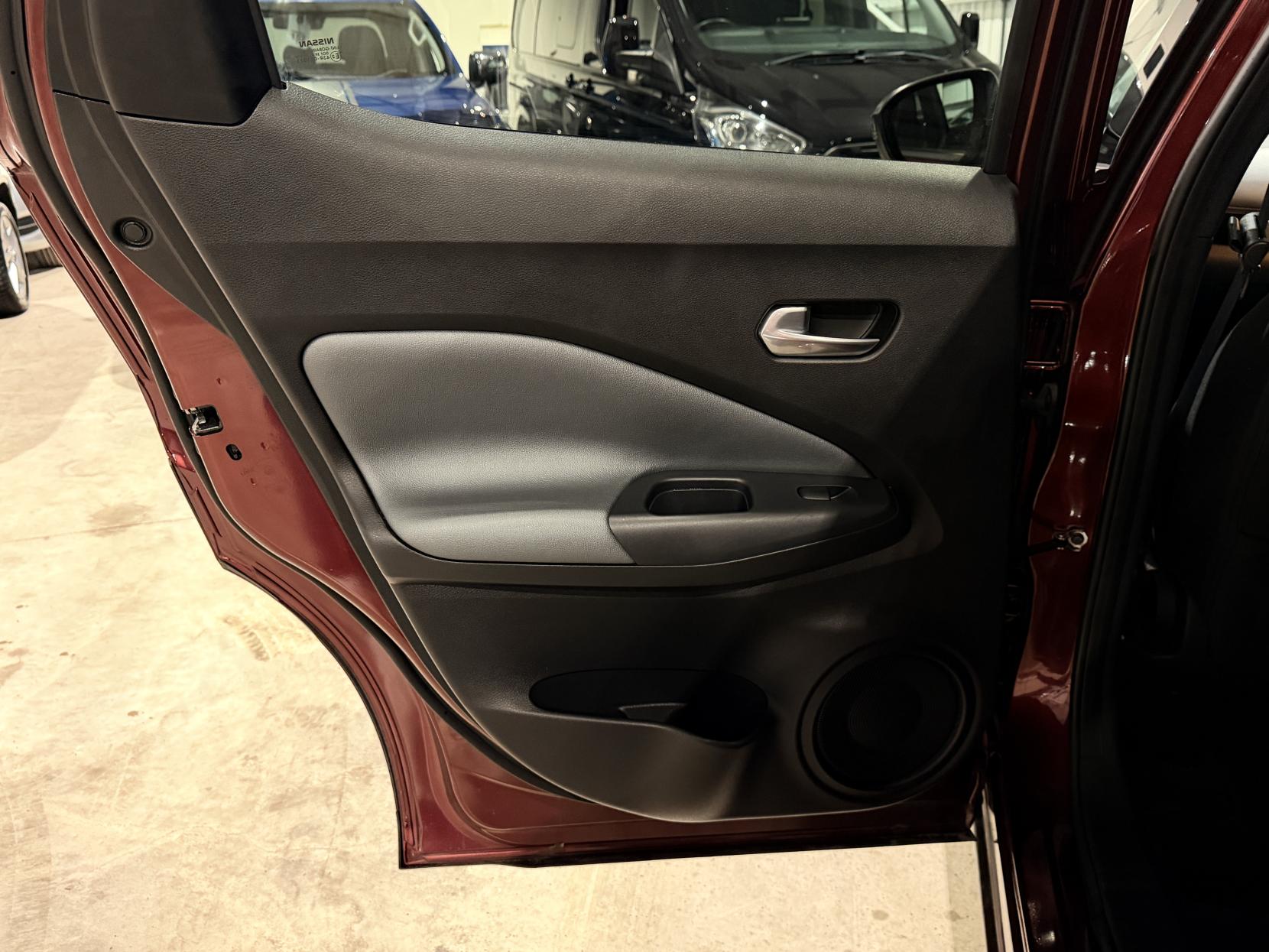 Nissan Juke 1.0 DIG-T N-Connecta SUV 5dr Petrol DCT Auto Euro 6 (s/s) (117 ps)