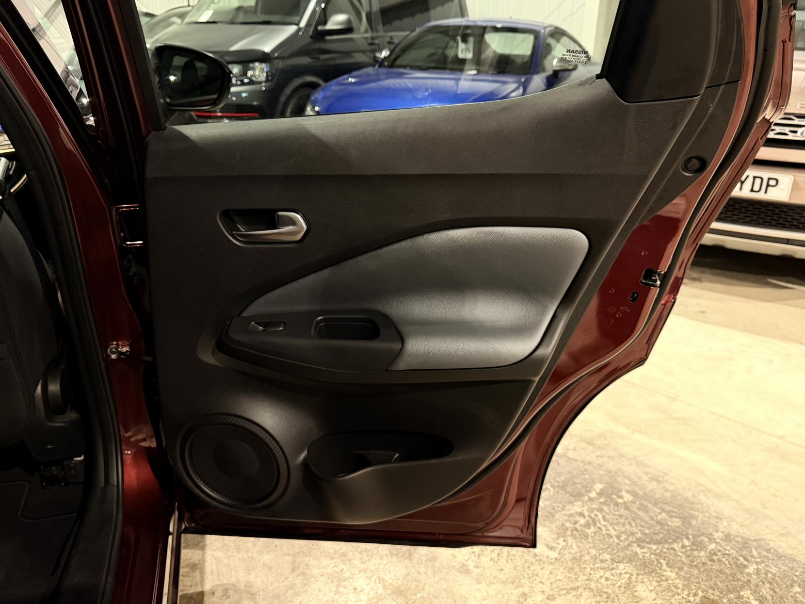 Nissan Juke 1.0 DIG-T N-Connecta SUV 5dr Petrol DCT Auto Euro 6 (s/s) (117 ps)