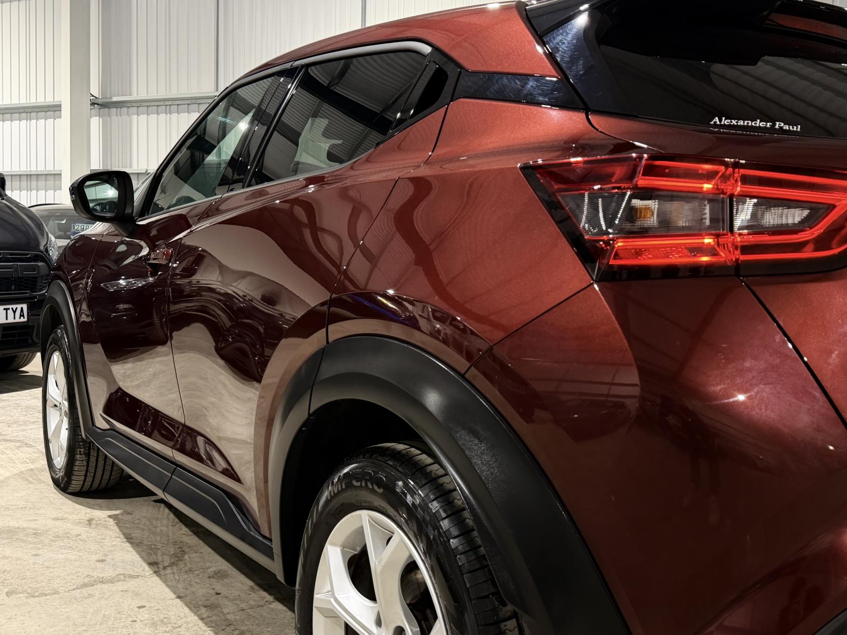 Nissan Juke 1.0 DIG-T N-Connecta SUV 5dr Petrol DCT Auto Euro 6 (s/s) (117 ps)