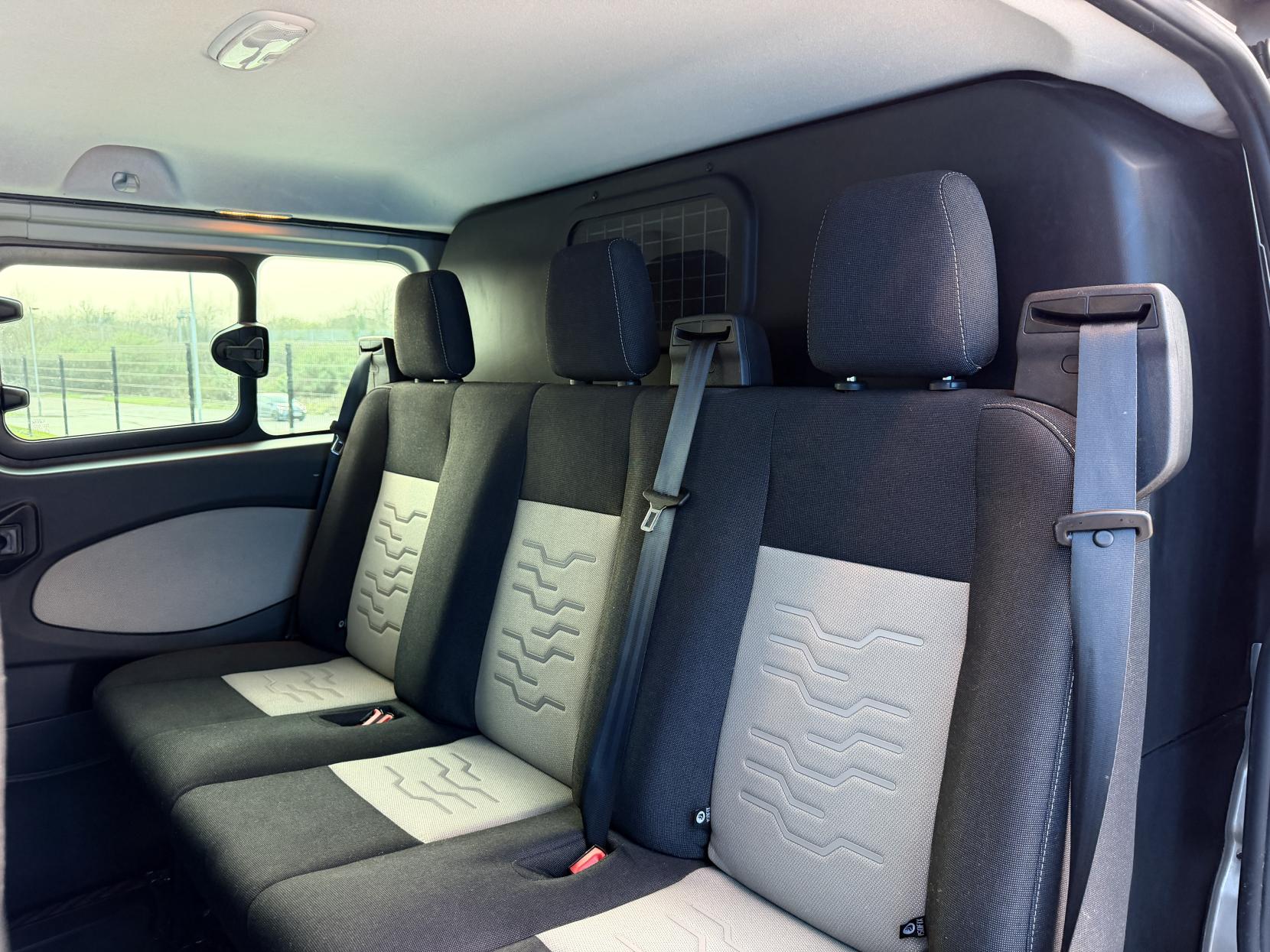 Ford Transit Custom 2.0 TDCi 290 Limited Panel Van 5dr Diesel Manual L2 H2 (170 g/km, 128 bhp)