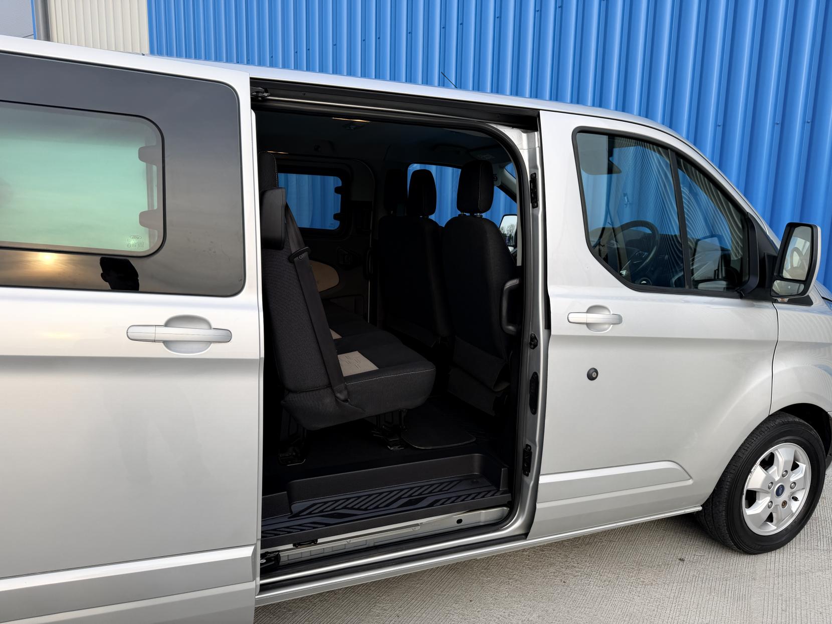 Ford Transit Custom 2.0 TDCi 290 Limited Panel Van 5dr Diesel Manual L2 H2 (170 g/km, 128 bhp)