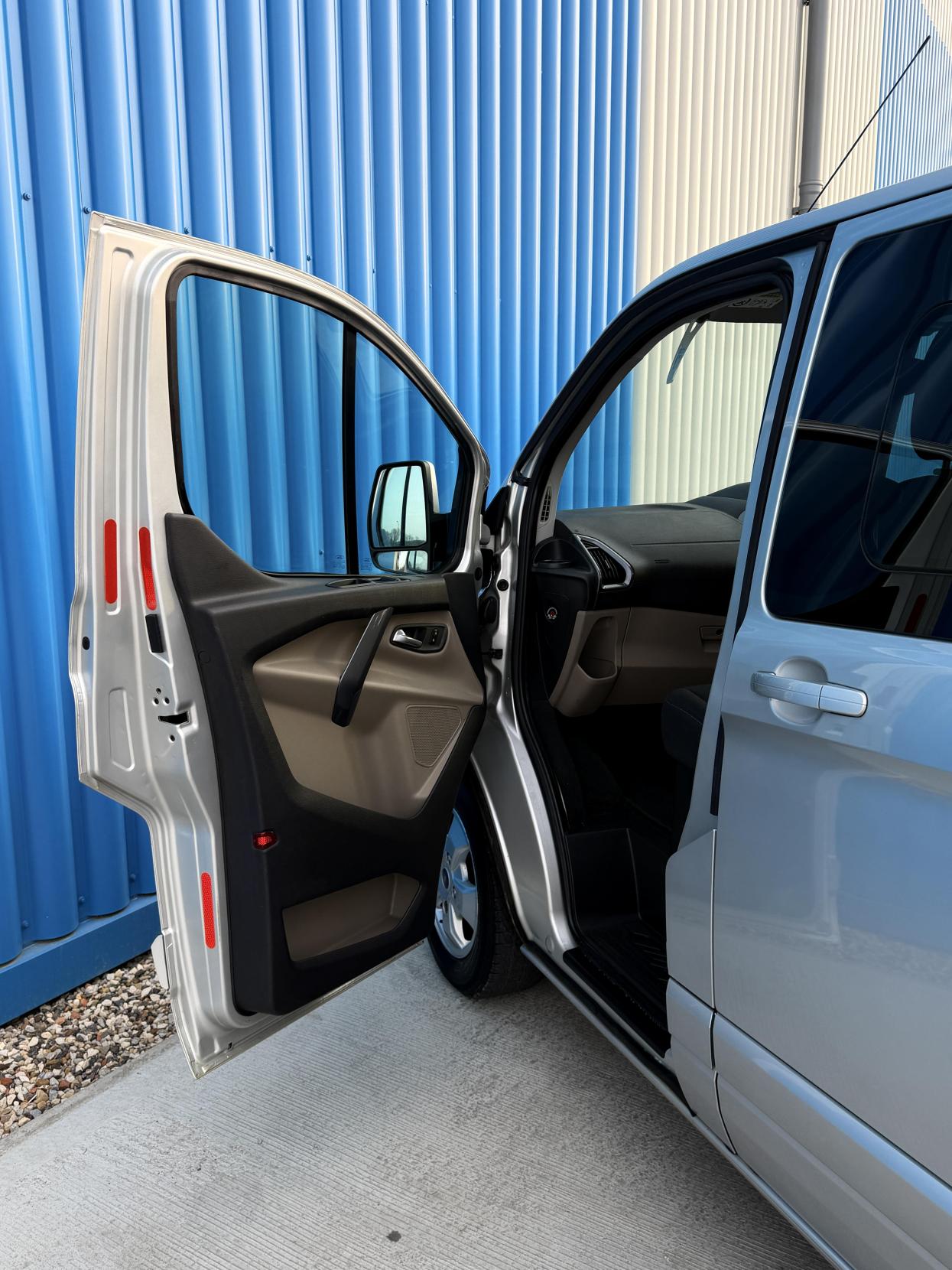 Ford Transit Custom 2.0 TDCi 290 Limited Panel Van 5dr Diesel Manual L2 H2 (170 g/km, 128 bhp)