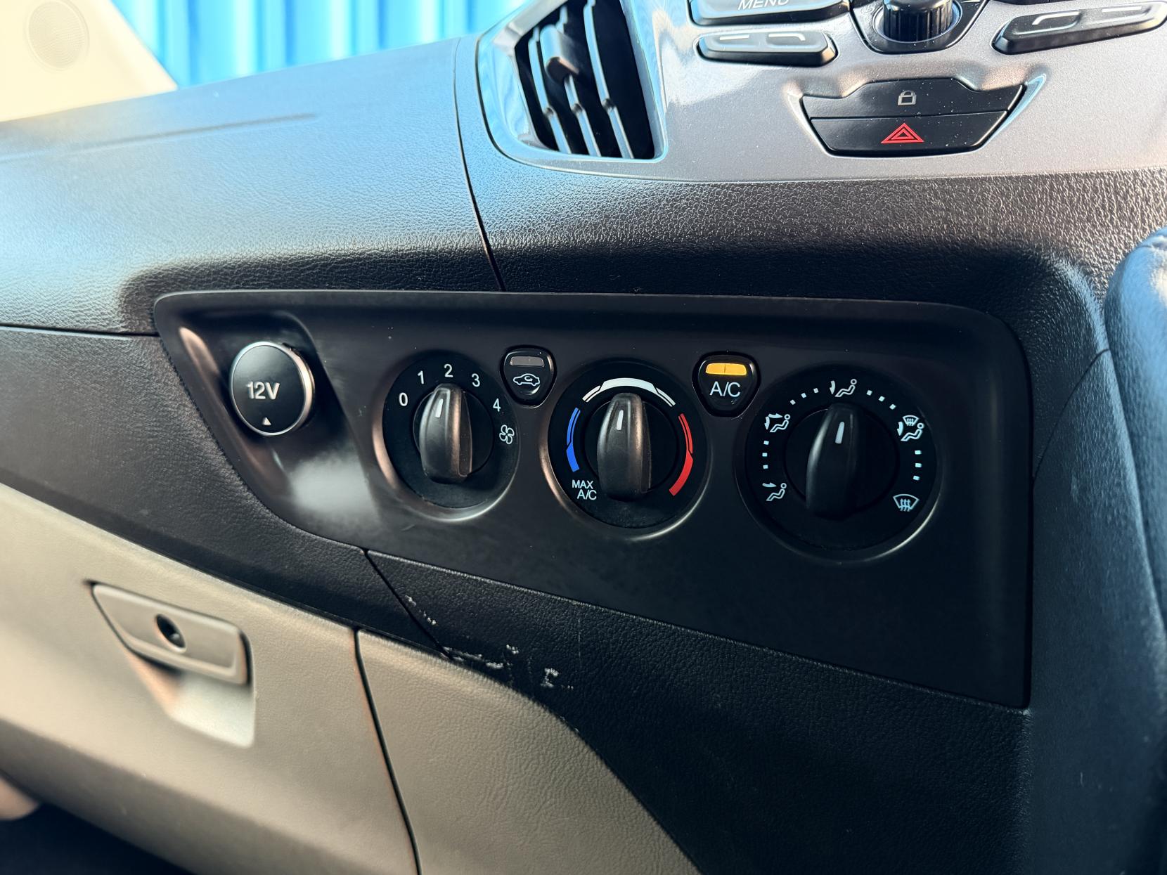 Ford Transit Custom 2.0 TDCi 290 Limited Panel Van 5dr Diesel Manual L2 H2 (170 g/km, 128 bhp)