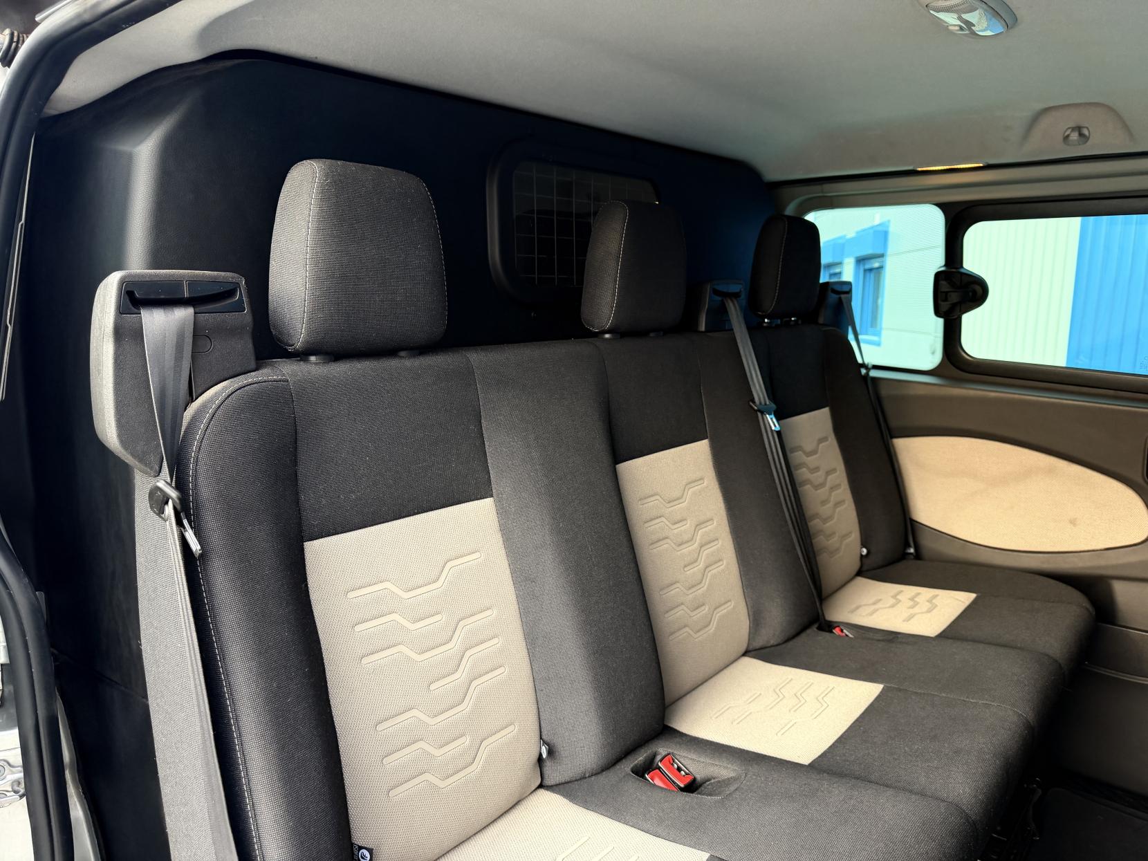 Ford Transit Custom 2.0 TDCi 290 Limited Panel Van 5dr Diesel Manual L2 H2 (170 g/km, 128 bhp)