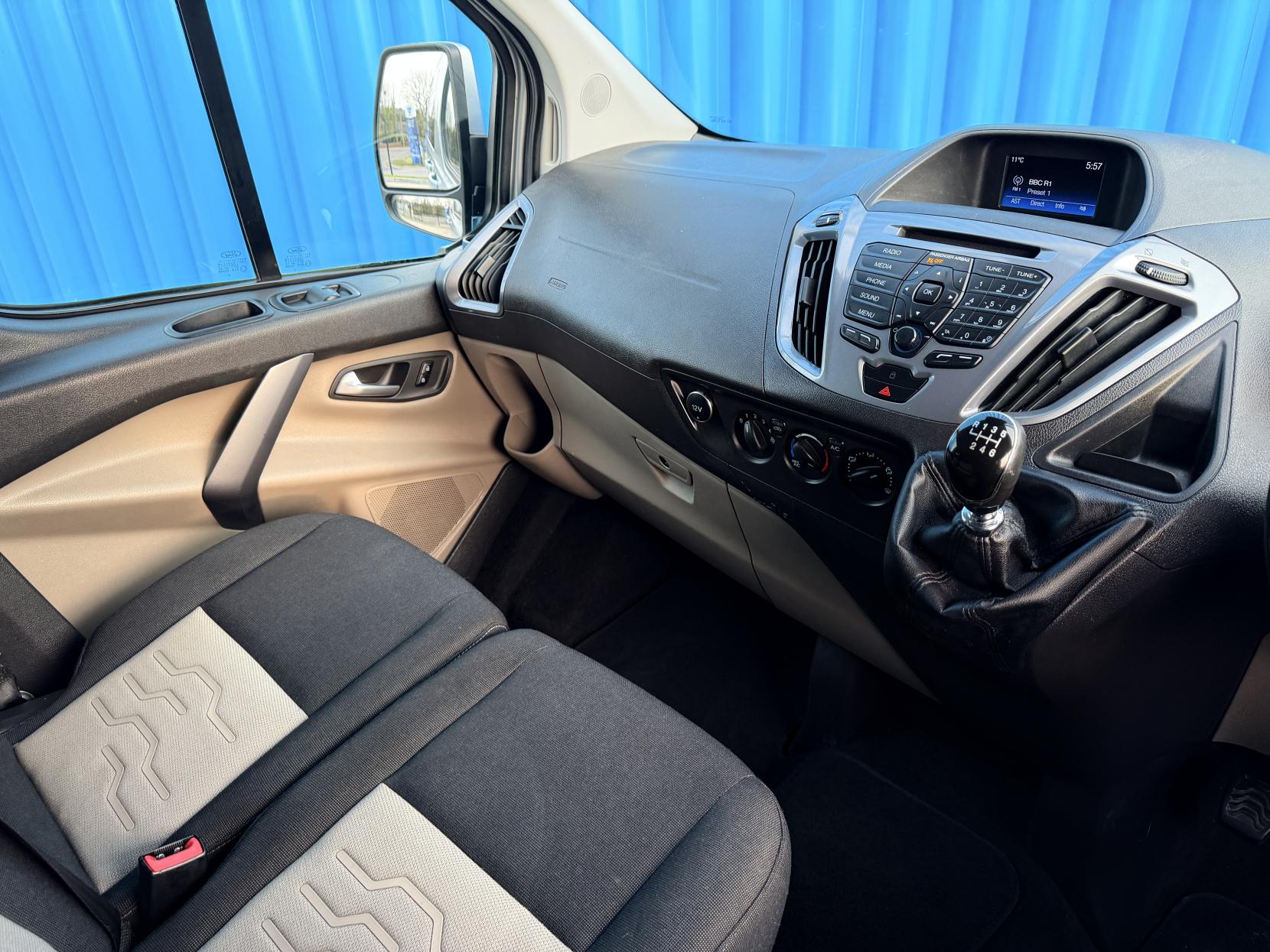 Ford Transit Custom 2.0 TDCi 290 Limited Panel Van 5dr Diesel Manual L2 H2 (170 g/km, 128 bhp)