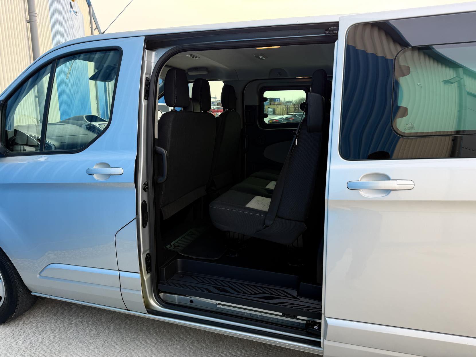 Ford Transit Custom 2.0 TDCi 290 Limited Panel Van 5dr Diesel Manual L2 H2 (170 g/km, 128 bhp)