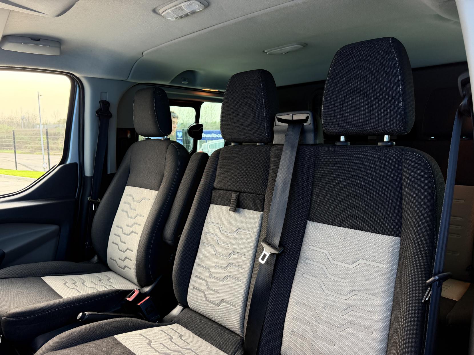 Ford Transit Custom 2.0 TDCi 290 Limited Panel Van 5dr Diesel Manual L2 H2 (170 g/km, 128 bhp)