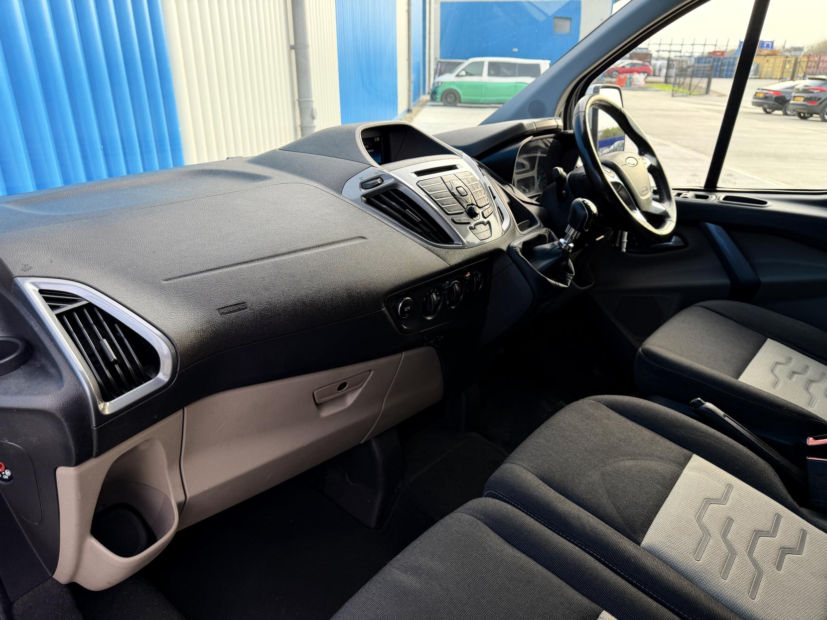 Ford Transit Custom 2.0 TDCi 290 Limited Panel Van 5dr Diesel Manual L2 H2 (170 g/km, 128 bhp)