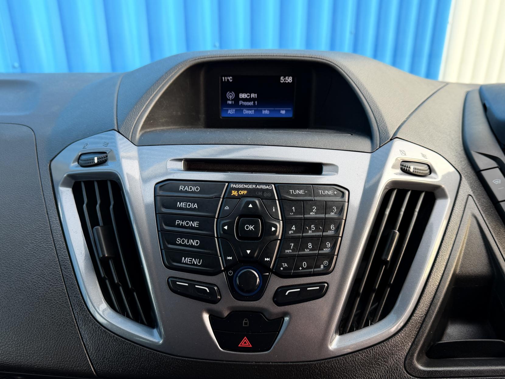 Ford Transit Custom 2.0 TDCi 290 Limited Panel Van 5dr Diesel Manual L2 H2 (170 g/km, 128 bhp)