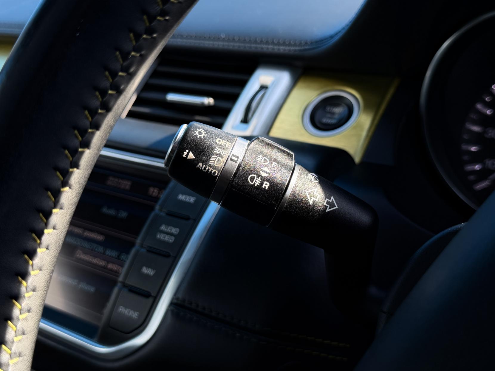 Land Rover Range Rover Evoque 2.2 SD4 Special Edition Coupe 3dr Diesel Auto 4WD Euro 5 (190 ps)